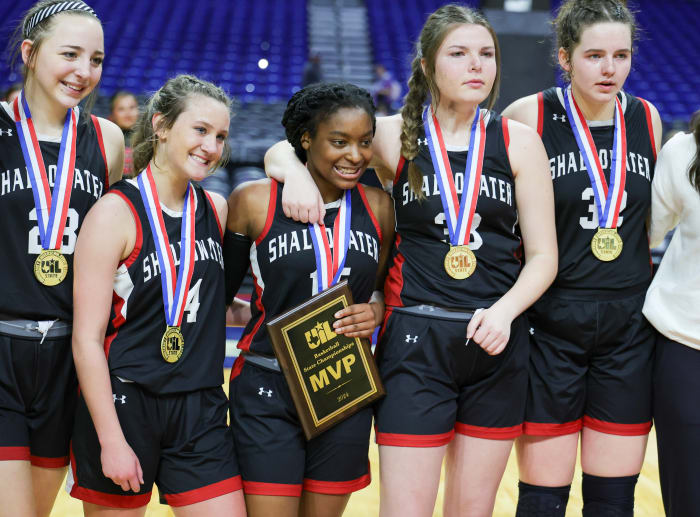 Keelie Williams' 13 points and eight boards paced Shallowater off the bench to an OT state championship win over Huntington.